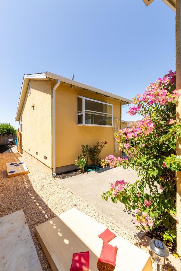 Spacious Renovated Petaluma Home- Pool Table, Fire Pit, Parking Zewnętrze zdjęcie